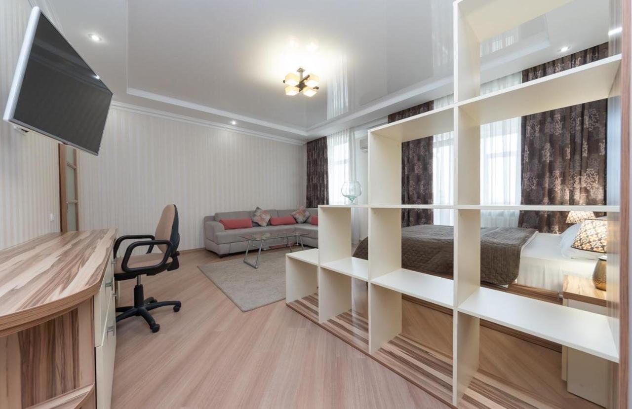 Апартаменти Люкс Класу В Новому Будинку В Центрі Kiew Exterior foto
