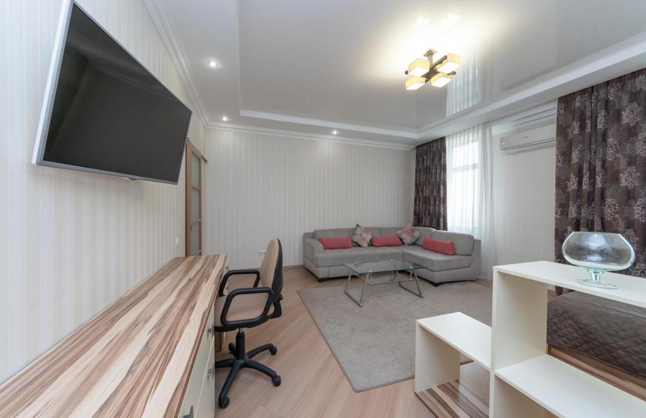 Апартаменти Люкс Класу В Новому Будинку В Центрі Kiew Exterior foto